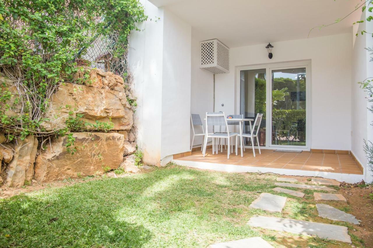 1Br Beachfront Complex - Mi Capricho Sitio de Calahonda Bagian luar foto