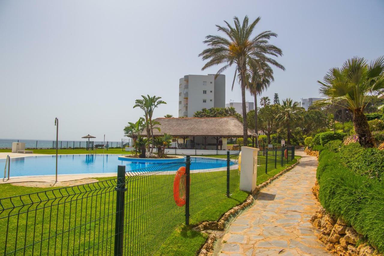 1Br Beachfront Complex - Mi Capricho Sitio de Calahonda Bagian luar foto